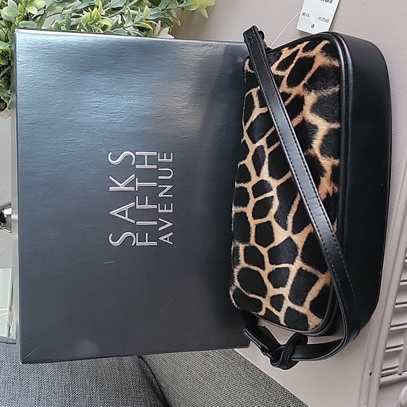 NWT Saks Fifth Avenue Faux Giraffe Plush Shoulder Bag - Picture 2 of 12